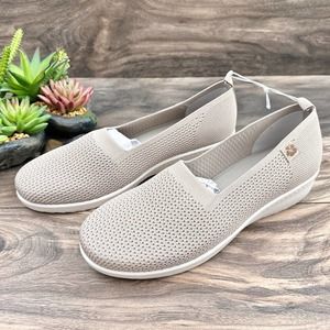 Tommy Bahama Beige Flats